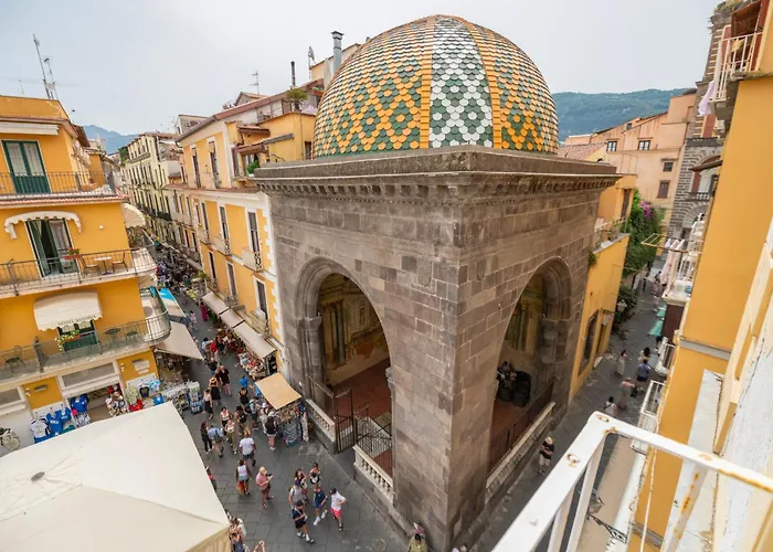 Palazzo Ammone - Sedil Dominova